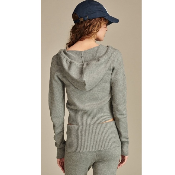 Lucky Brrand 2 Piece Lounge Set. - Picture 3 of 9